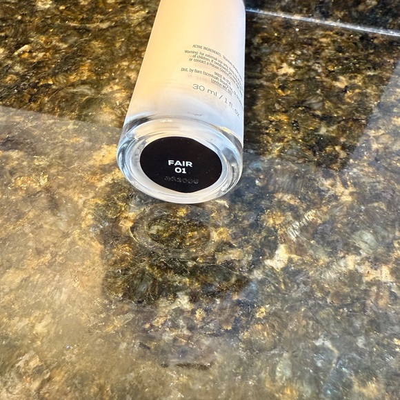 bareMinerals BAREPRO Liquid Foundation - Picture 4 of 4